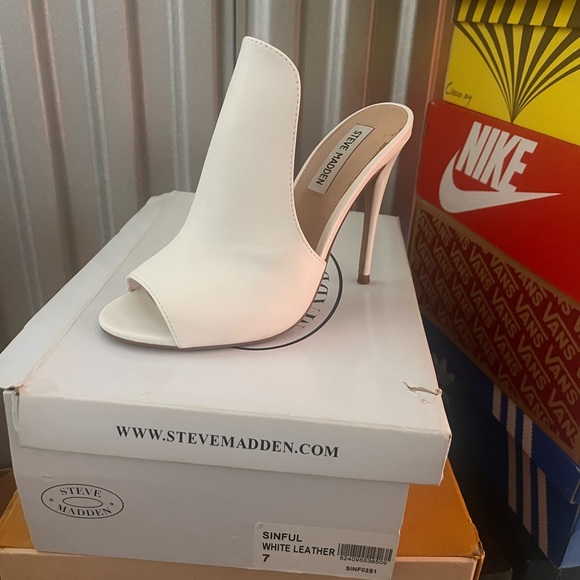 White heels - Picture 1 of 1